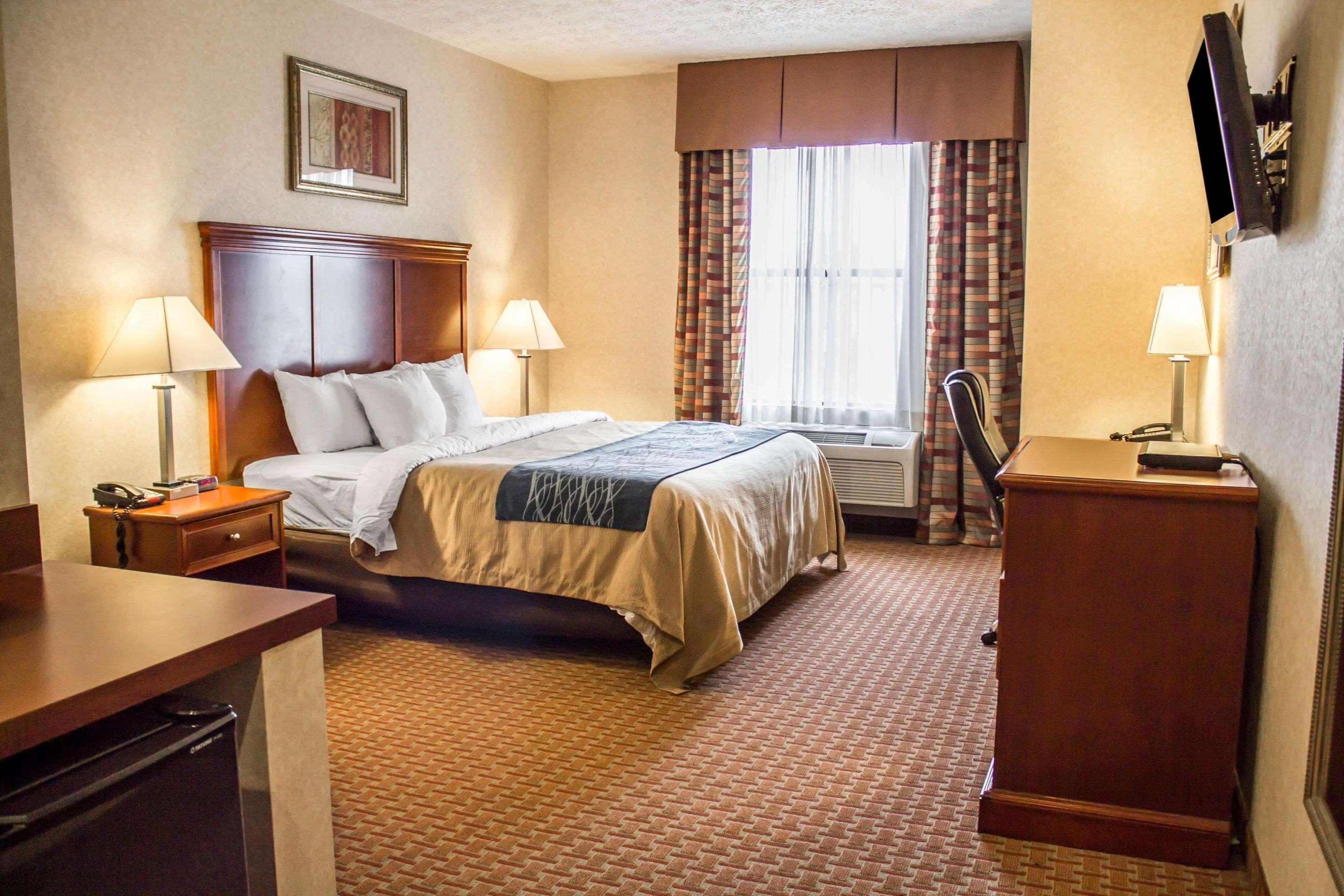 Comfort Inn & Suites Kent - University Area ภายนอก รูปภาพ