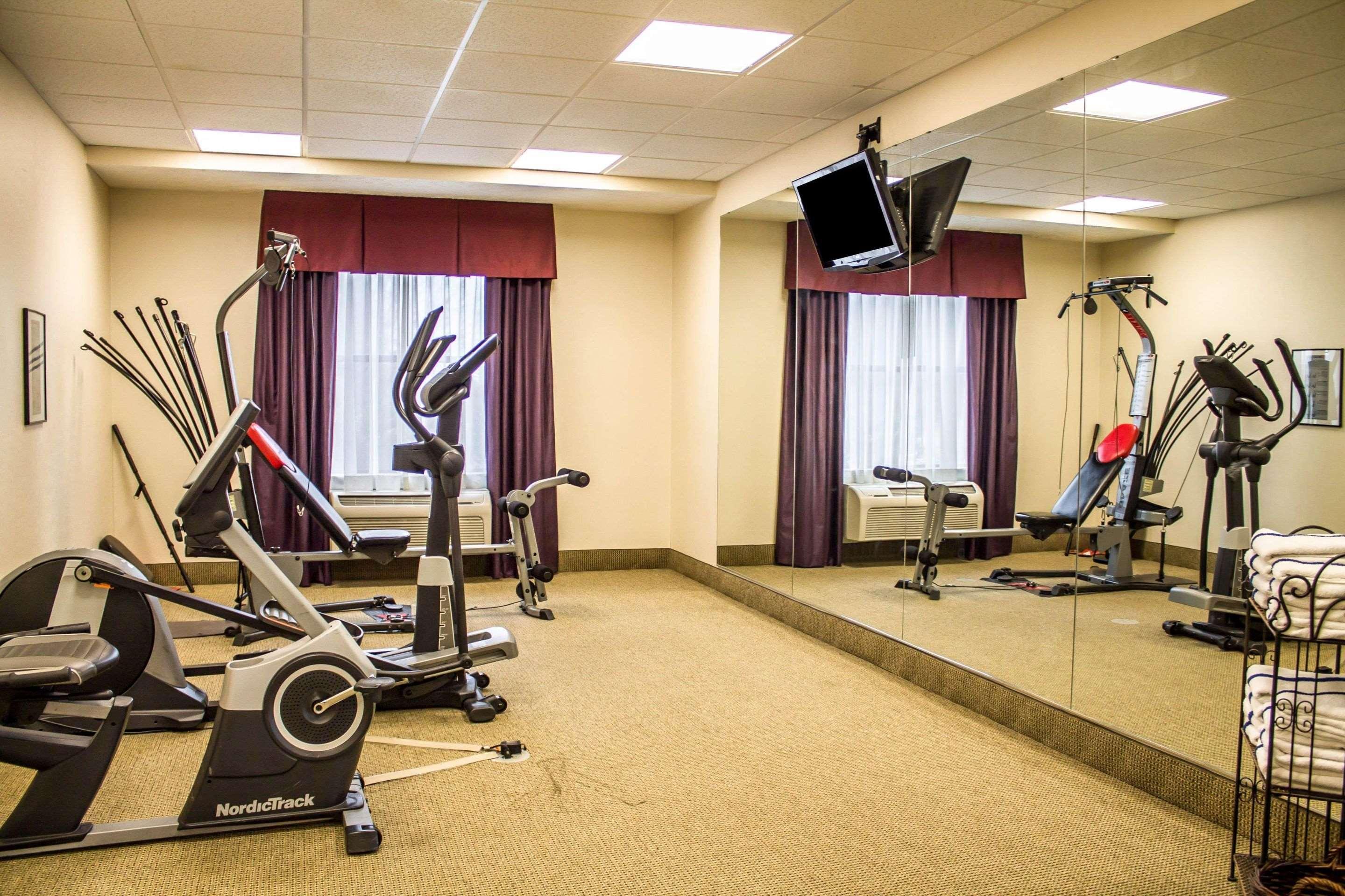 Comfort Inn & Suites Kent - University Area ภายนอก รูปภาพ