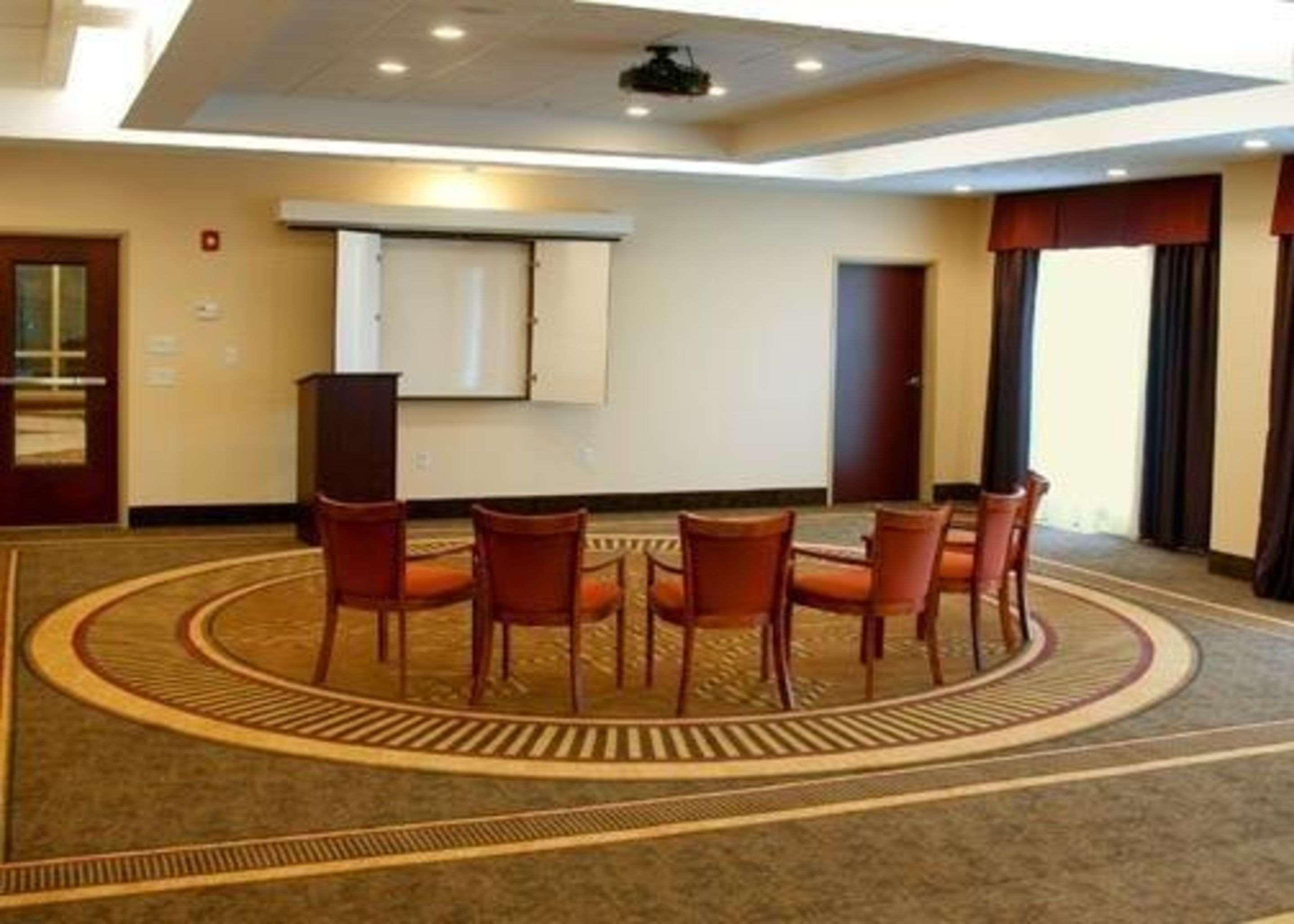 Comfort Inn & Suites Kent - University Area ภายนอก รูปภาพ