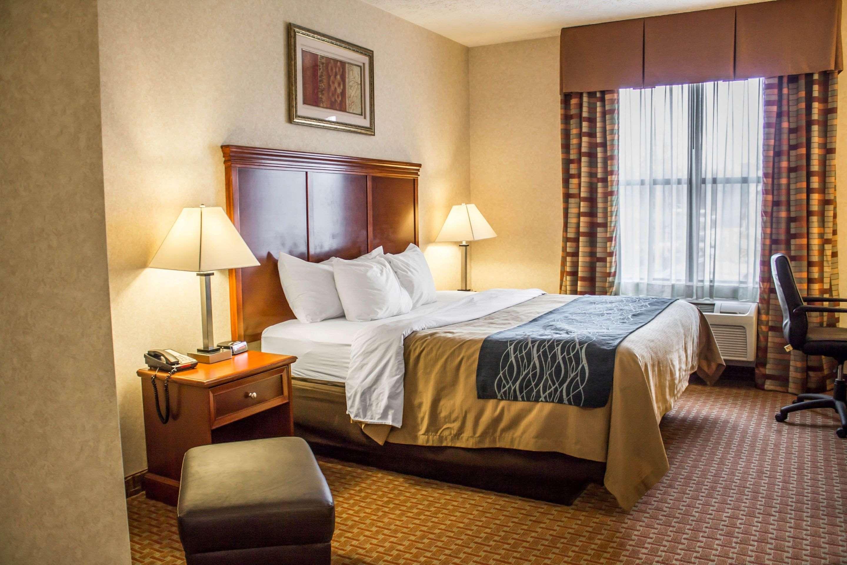 Comfort Inn & Suites Kent - University Area ภายนอก รูปภาพ
