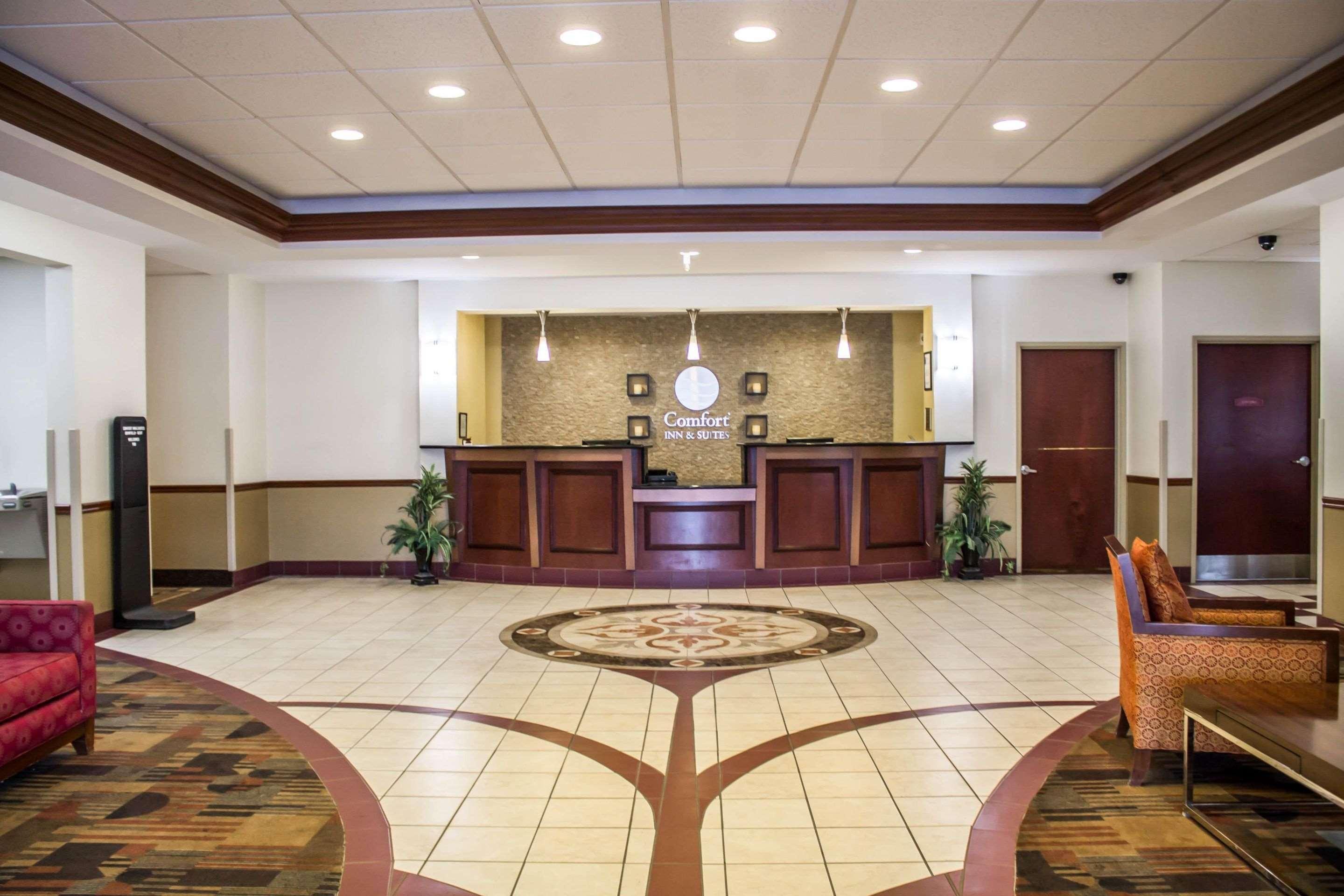 Comfort Inn & Suites Kent - University Area ภายนอก รูปภาพ